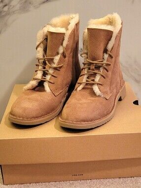 UGG Quincy Suede Boot Chestnut Size 6.5